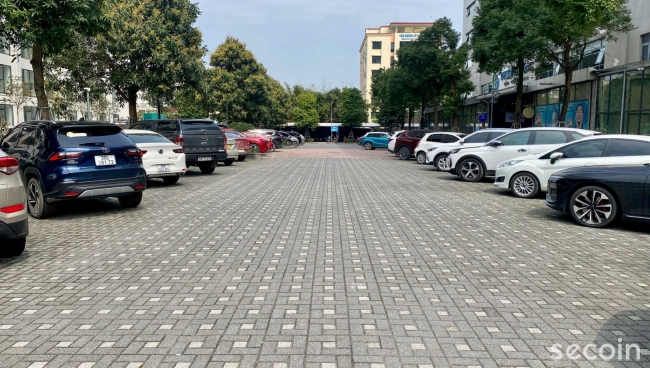 Gạch tự chèn Sabbiato Secoin tại Bệnh viện Đa khoa Phương Đông, Hà Nội